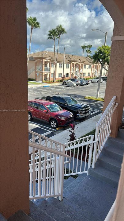 В аренду: $1,800 (2 спален, 2 ванн, 815 Квадратных фут)