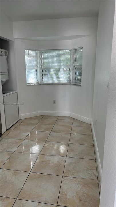 В аренду: $1,800 (2 спален, 2 ванн, 815 Квадратных фут)