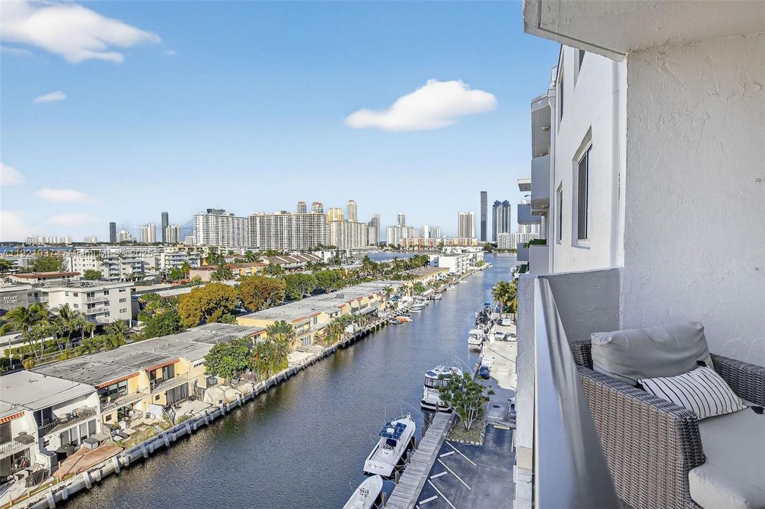 待售: $329,900 (2 贝兹, 1 浴室, 1110 平方英尺)