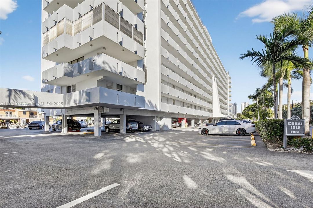 待售: $329,900 (2 贝兹, 1 浴室, 1110 平方英尺)