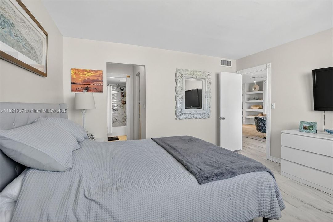 待售: $329,900 (2 贝兹, 1 浴室, 1110 平方英尺)