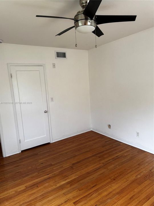 For Rent: $1,700 (1 beds, 1 baths, 672 Square Feet)