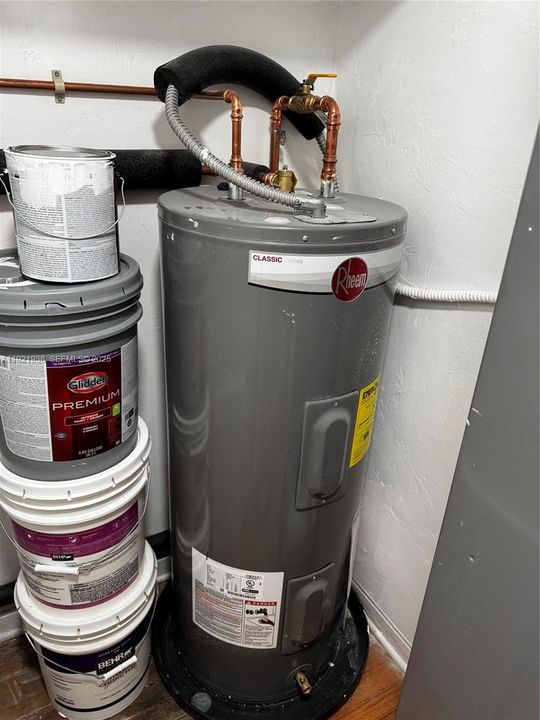 For Rent: $1,700 (1 beds, 1 baths, 672 Square Feet)