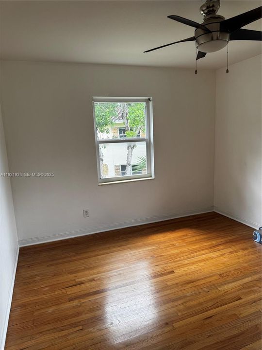 For Rent: $1,700 (1 beds, 1 baths, 672 Square Feet)