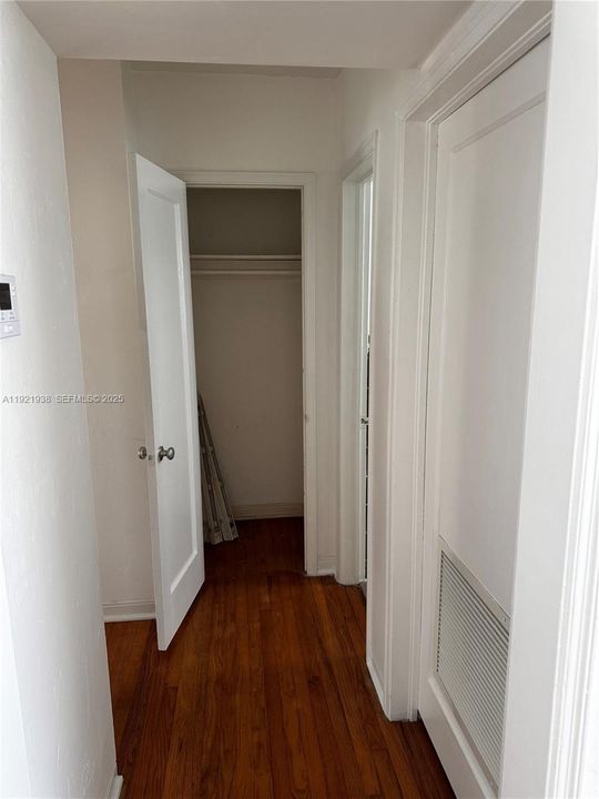 For Rent: $1,700 (1 beds, 1 baths, 672 Square Feet)