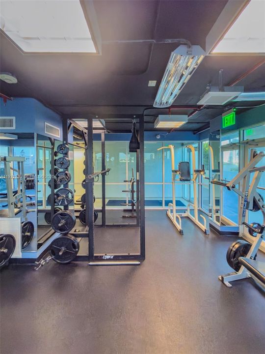 待售: $990,000 (2 贝兹, 2 浴室, 1078 平方英尺)