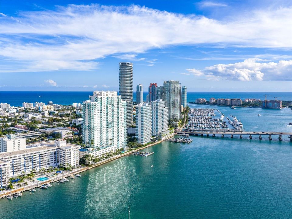 待售: $990,000 (2 贝兹, 2 浴室, 1078 平方英尺)