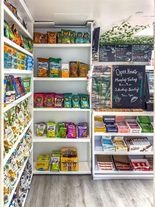 待售: $990,000 (2 贝兹, 2 浴室, 1078 平方英尺)