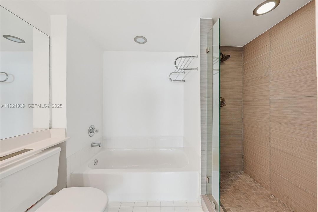 待售: $990,000 (2 贝兹, 2 浴室, 1078 平方英尺)