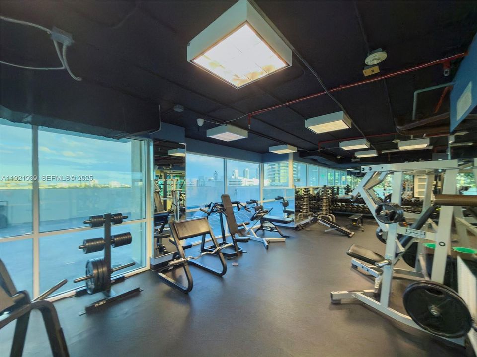 待售: $990,000 (2 贝兹, 2 浴室, 1078 平方英尺)