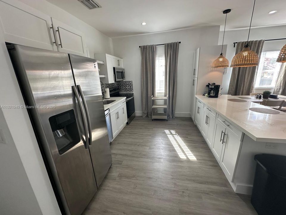 待售: $770,000 (0 贝兹, 0 浴室, 1908 平方英尺)