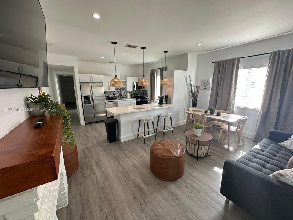 待售: $770,000 (0 贝兹, 0 浴室, 1908 平方英尺)