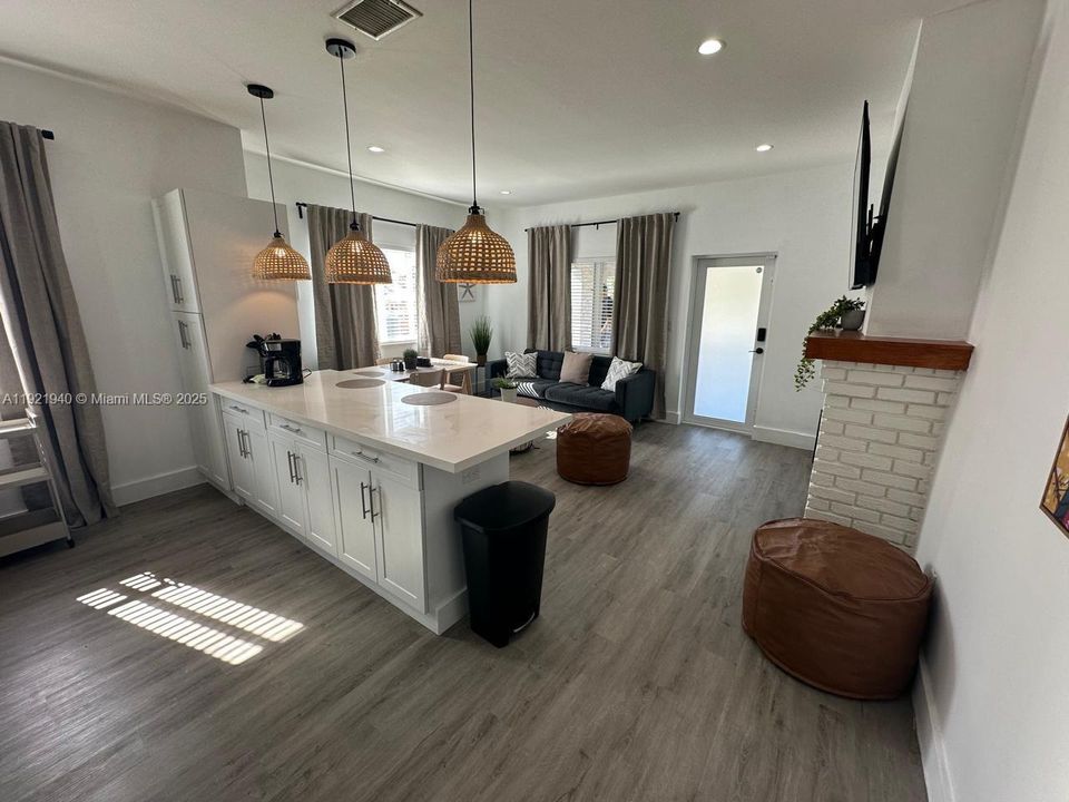 待售: $770,000 (0 贝兹, 0 浴室, 1908 平方英尺)