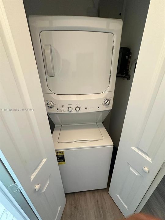 待售: $770,000 (0 贝兹, 0 浴室, 1908 平方英尺)