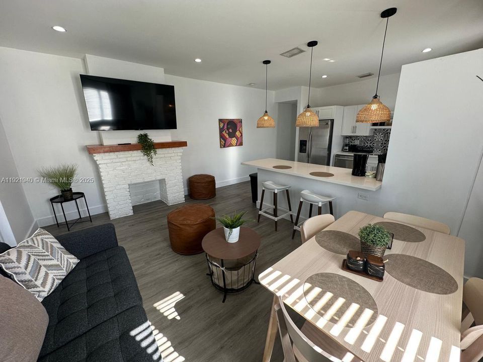 待售: $770,000 (0 贝兹, 0 浴室, 1908 平方英尺)