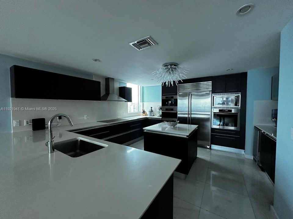 For Rent: $18,500 (4 beds, 4 baths, 2394 Square Feet)