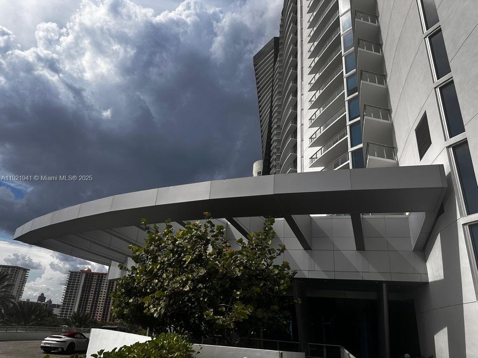 For Rent: $18,500 (4 beds, 4 baths, 2394 Square Feet)