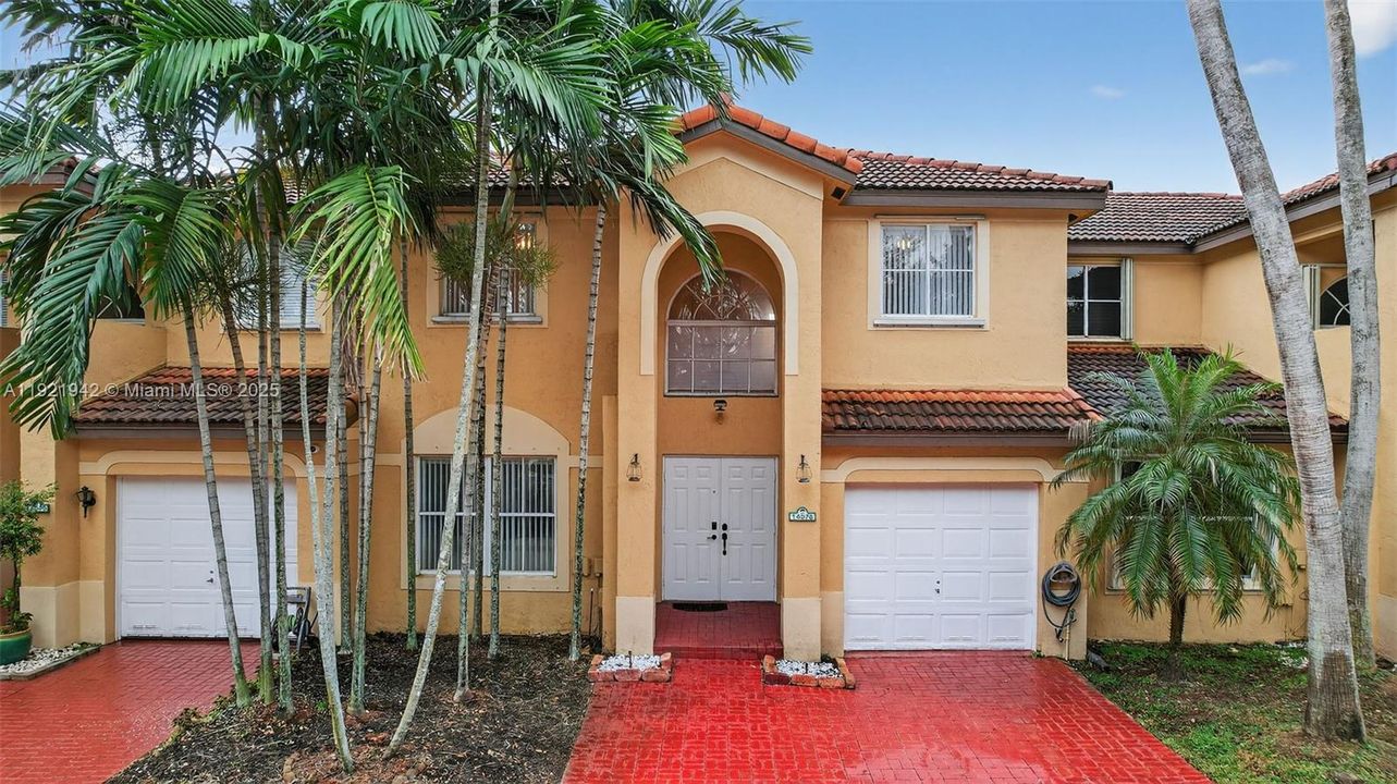 For Rent: $3,500 (4 beds, 2 baths, 1946 Square Feet)