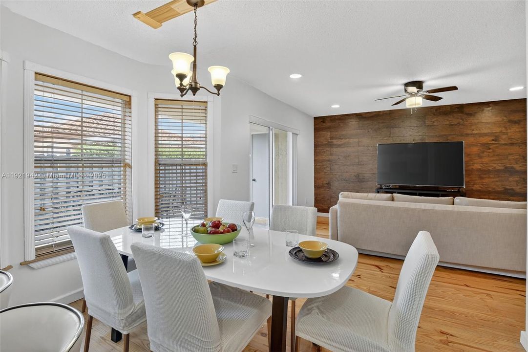 For Rent: $3,500 (4 beds, 2 baths, 1946 Square Feet)