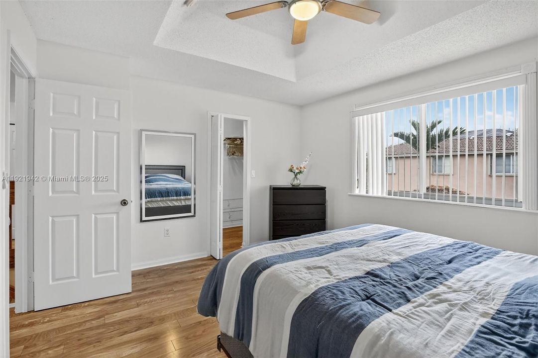 For Rent: $3,500 (4 beds, 2 baths, 1946 Square Feet)