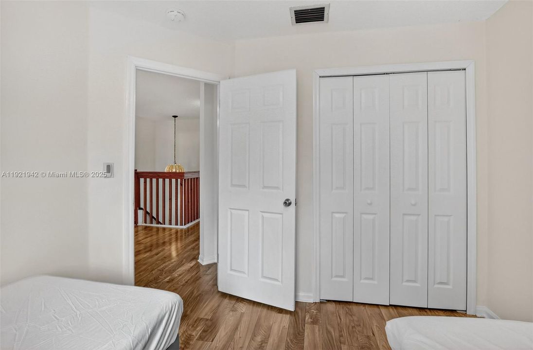 For Rent: $3,500 (4 beds, 2 baths, 1946 Square Feet)