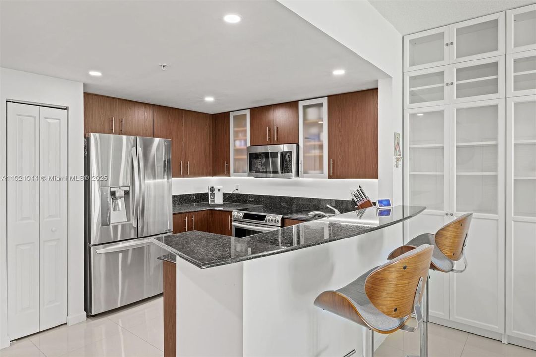 For Sale: $795,000 (3 beds, 2 baths, 1336 Square Feet)