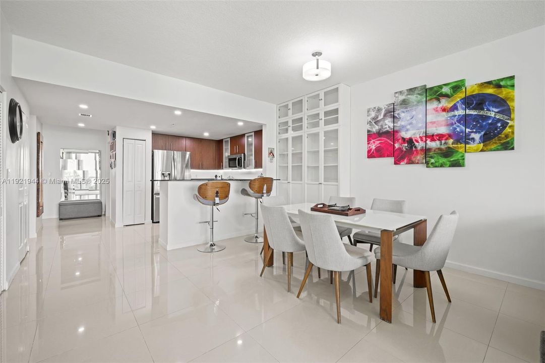 For Sale: $795,000 (3 beds, 2 baths, 1336 Square Feet)