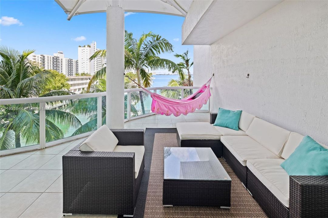 For Sale: $795,000 (3 beds, 2 baths, 1336 Square Feet)