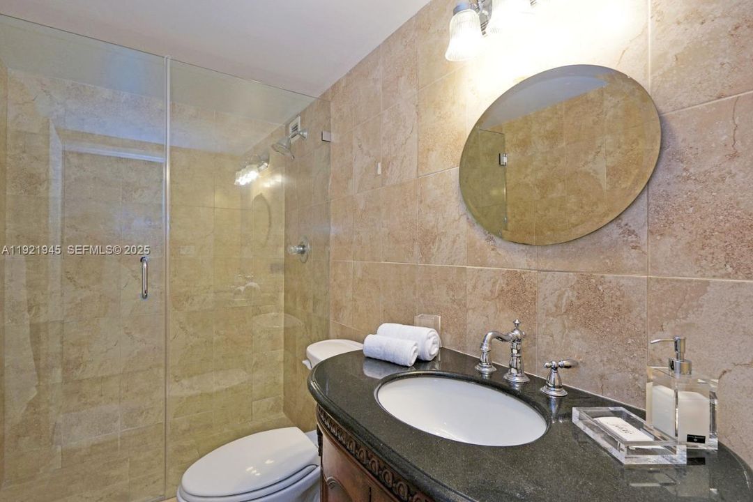 На продажу: $820,000 (2 спален, 2 ванн, 1290 Квадратных фут)