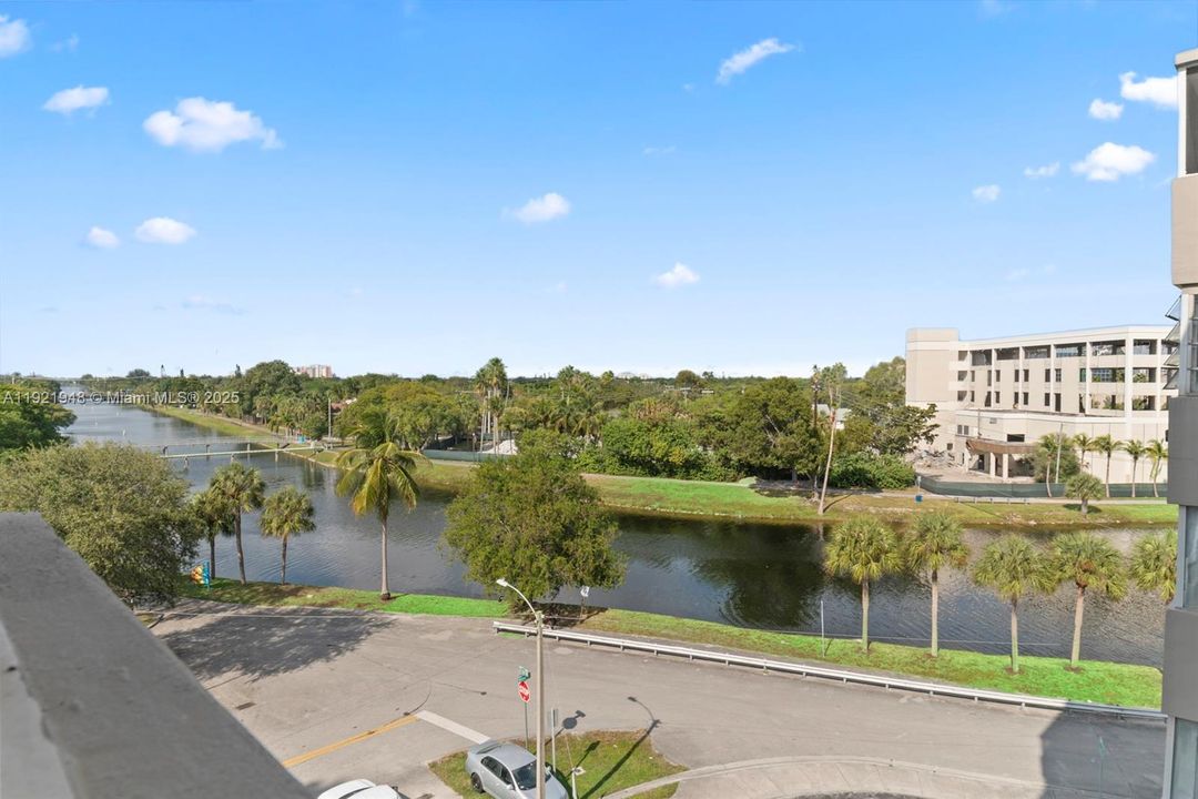 出租: $1,550 (1 贝兹, 1 浴室, 755 平方英尺)