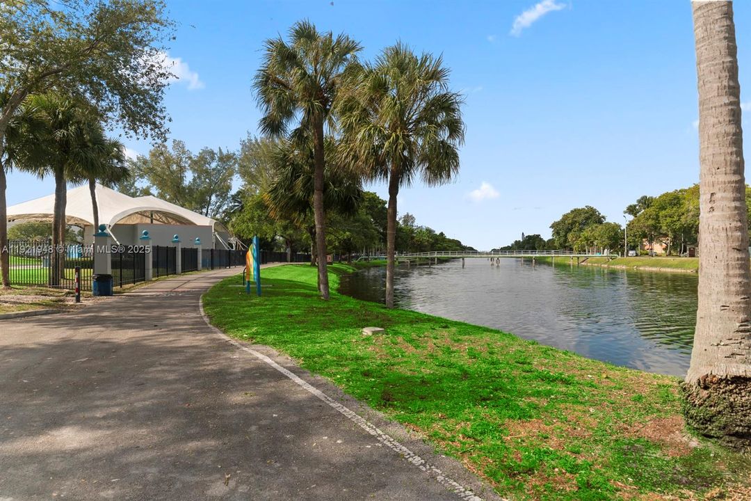 出租: $1,550 (1 贝兹, 1 浴室, 755 平方英尺)