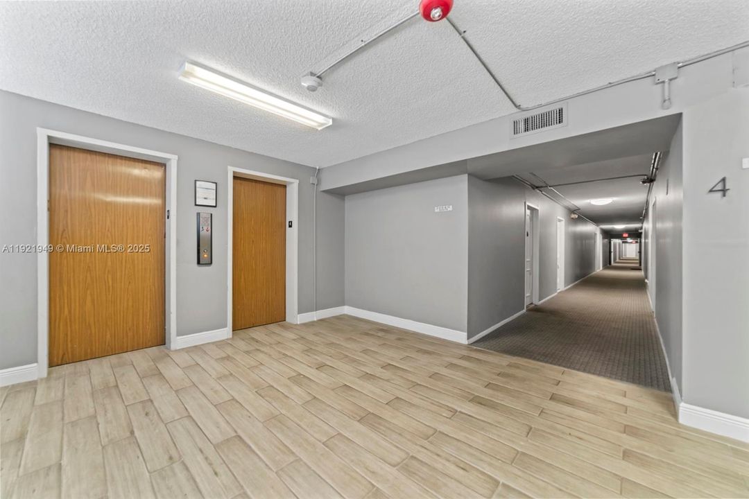 For Rent: $1,550 (1 beds, 1 baths, 780 Square Feet)