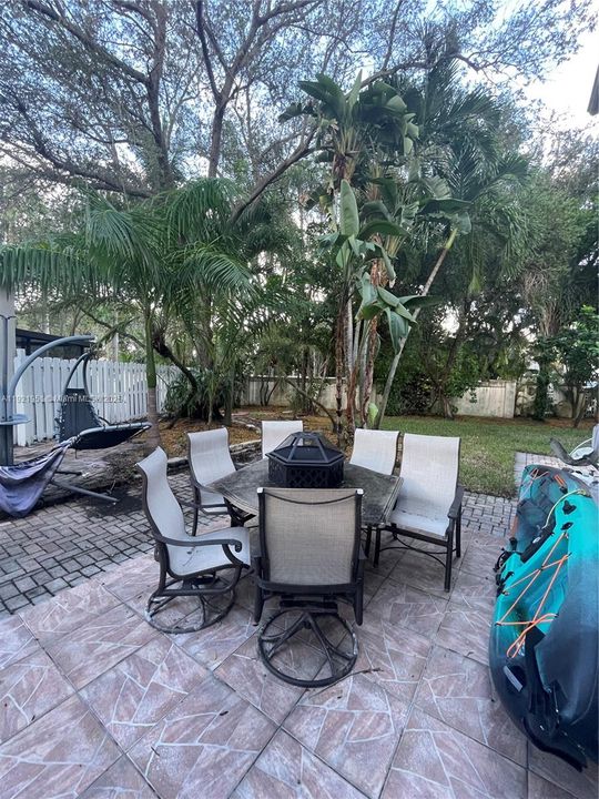 For Rent: $5,300 (3 beds, 2 baths, 2015 Square Feet)