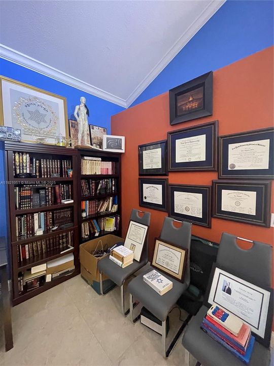 For Rent: $5,300 (3 beds, 2 baths, 2015 Square Feet)