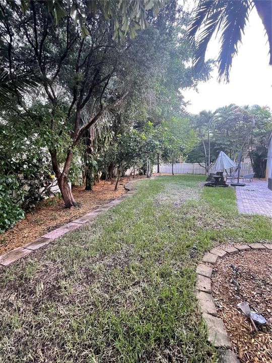 For Rent: $5,300 (3 beds, 2 baths, 2015 Square Feet)