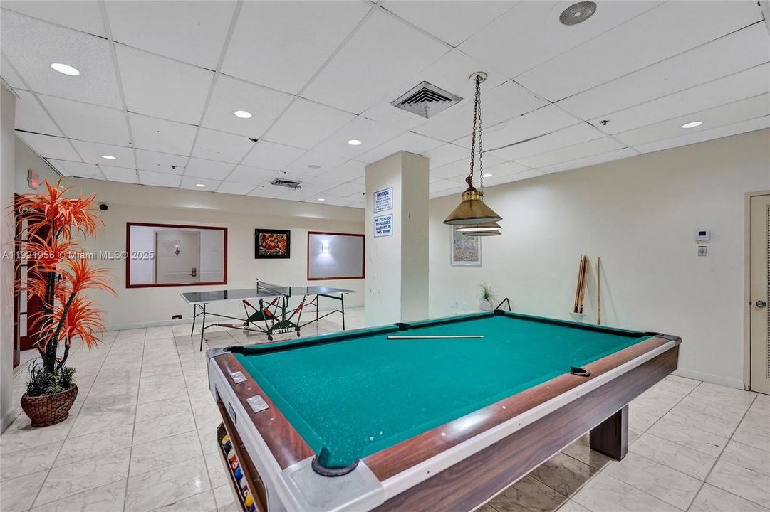 待售: $214,999 (0 贝兹, 1 浴室, 762 平方英尺)