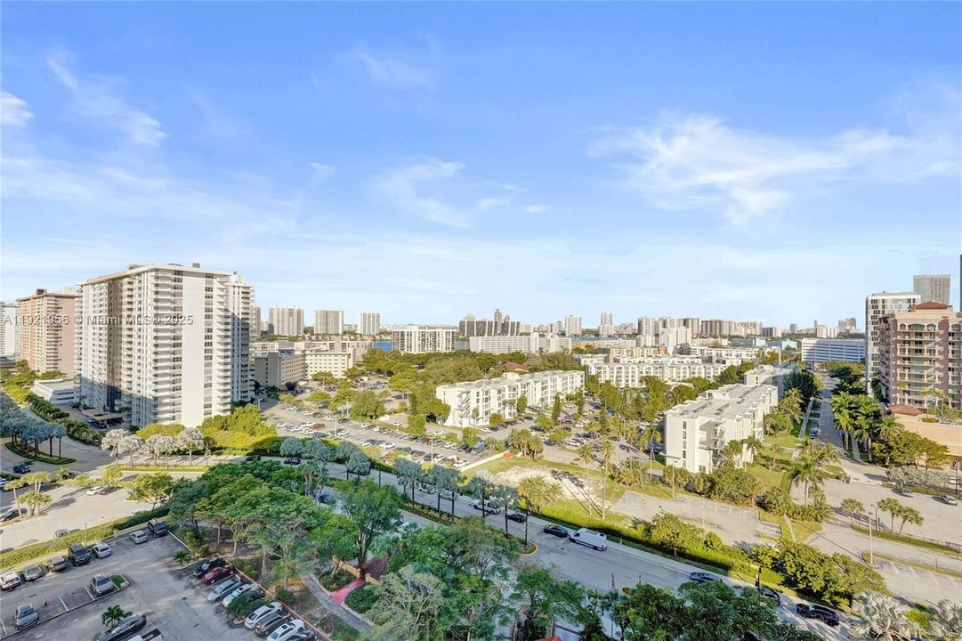 待售: $214,999 (0 贝兹, 1 浴室, 762 平方英尺)