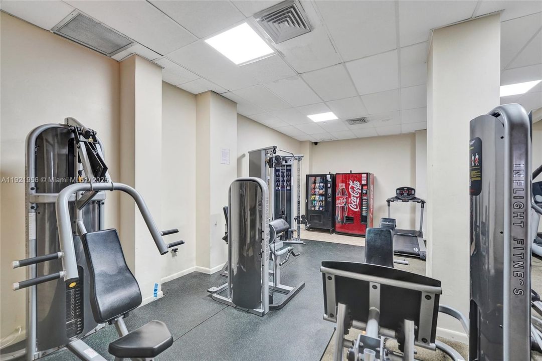 待售: $214,999 (0 贝兹, 1 浴室, 762 平方英尺)