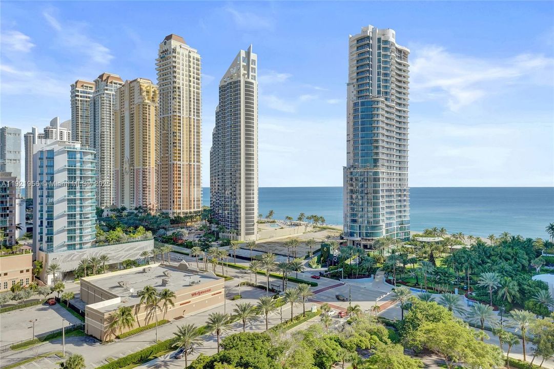 待售: $214,999 (0 贝兹, 1 浴室, 762 平方英尺)