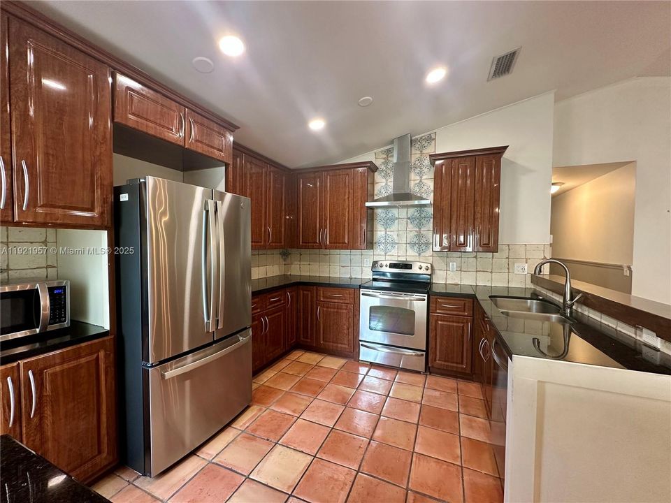 For Sale: $529,000 (3 beds, 2 baths, 1356 Square Feet)