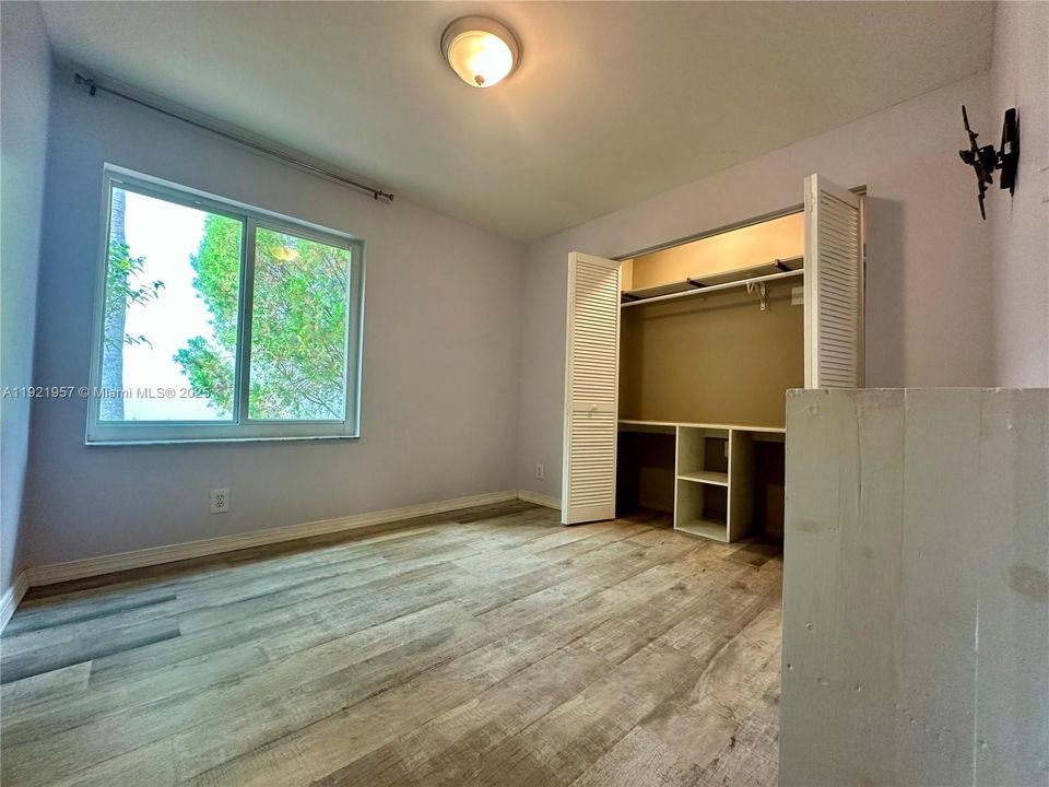 For Sale: $529,000 (3 beds, 2 baths, 1356 Square Feet)