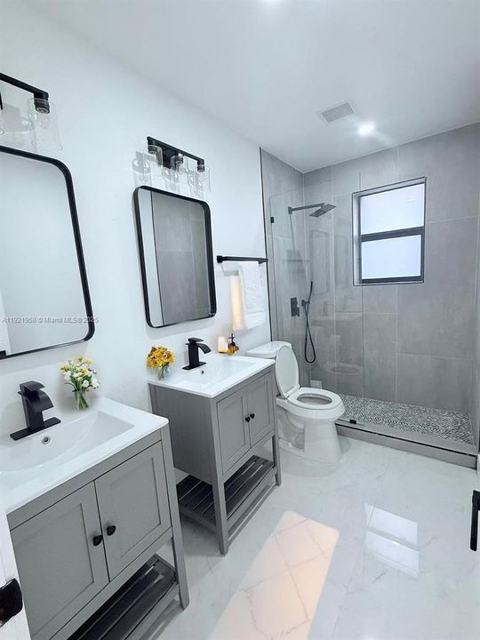 For Rent: $3,000 (3 beds, 2 baths, 1700 Square Feet)