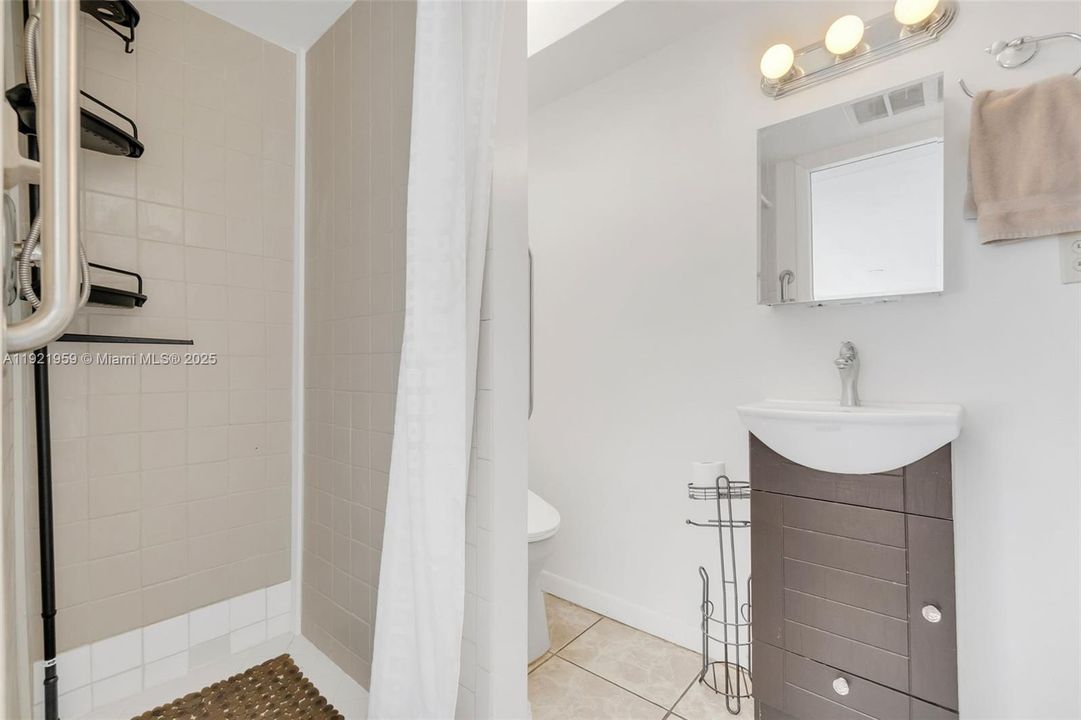 待售: $585,000 (3 贝兹, 3 浴室, 2036 平方英尺)