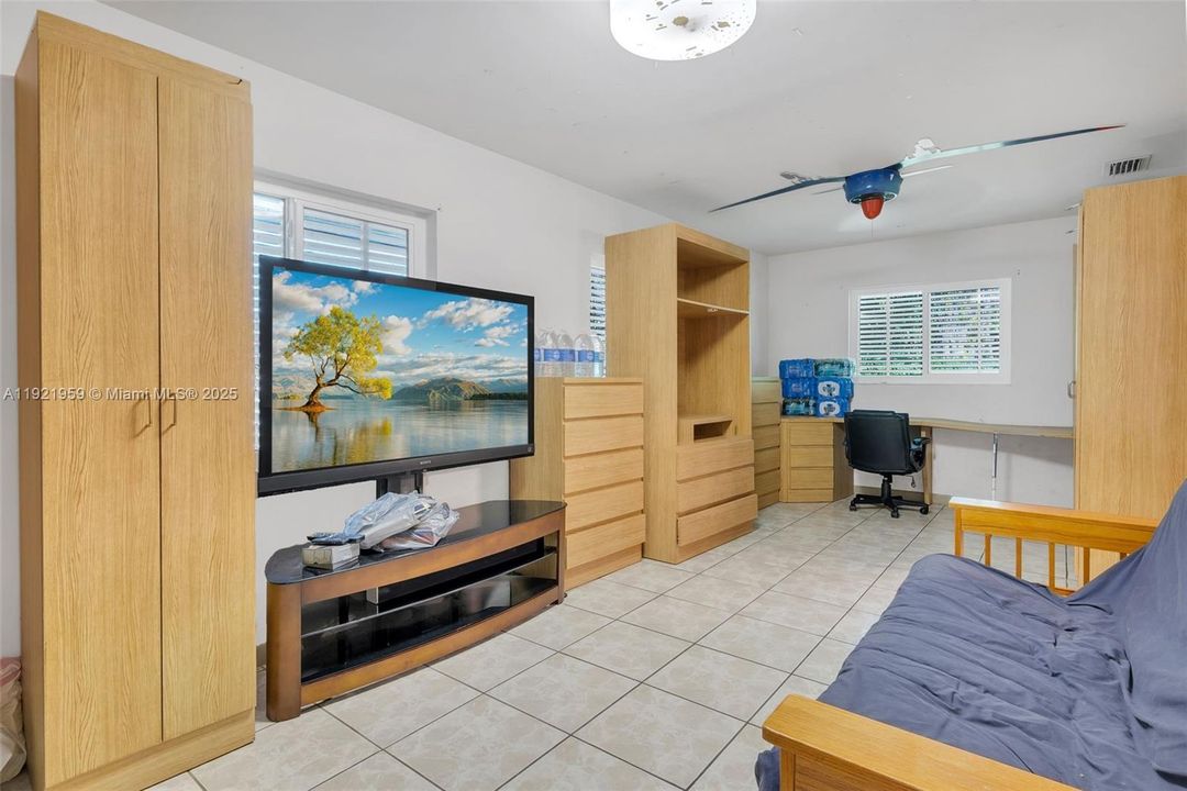 待售: $585,000 (3 贝兹, 3 浴室, 2036 平方英尺)