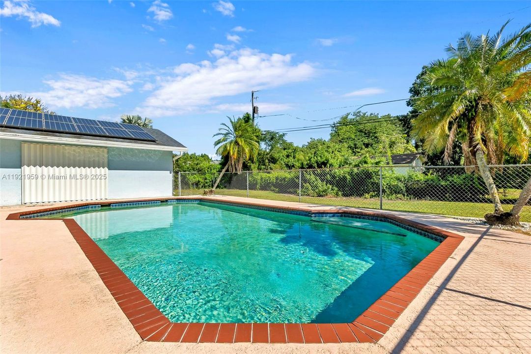 待售: $585,000 (3 贝兹, 3 浴室, 2036 平方英尺)