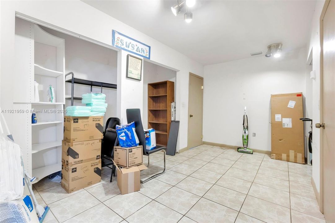 待售: $585,000 (3 贝兹, 3 浴室, 2036 平方英尺)