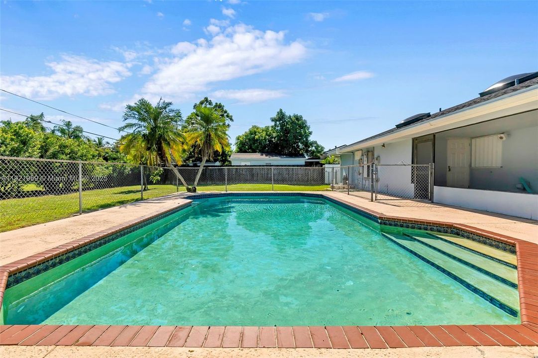 待售: $585,000 (3 贝兹, 3 浴室, 2036 平方英尺)