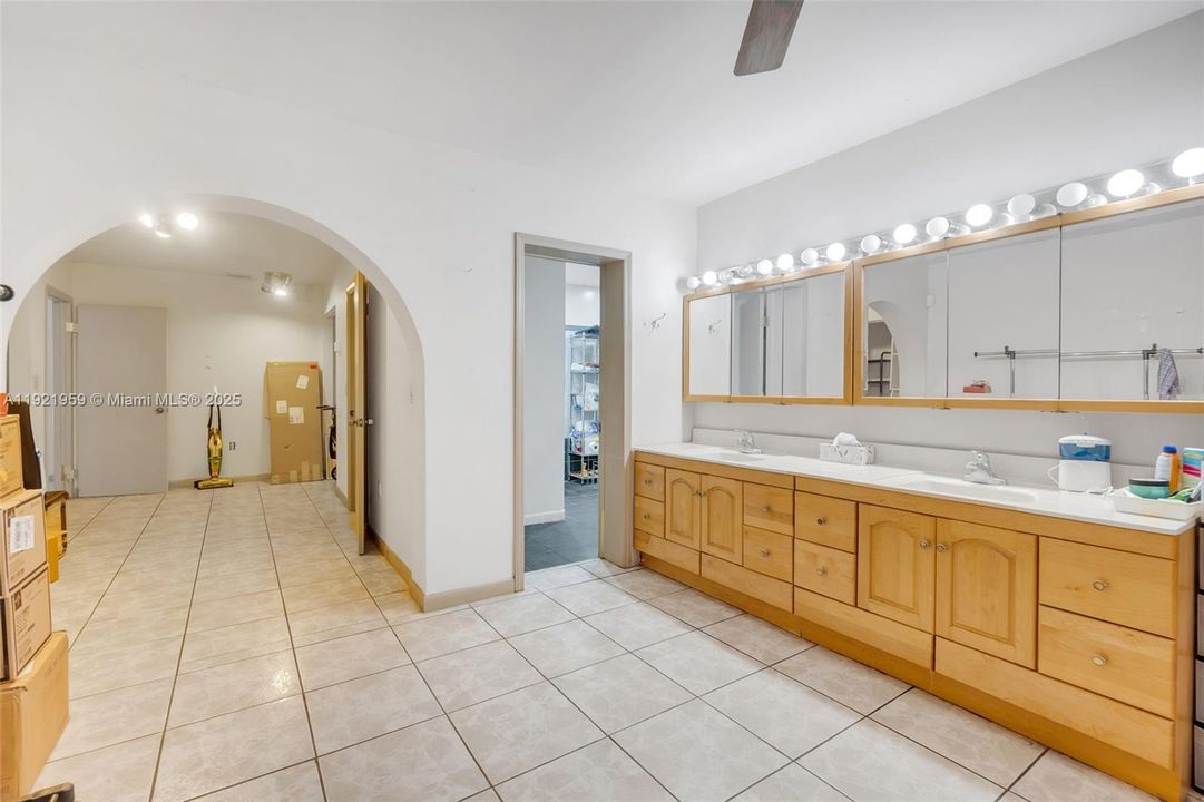 待售: $585,000 (3 贝兹, 3 浴室, 2036 平方英尺)