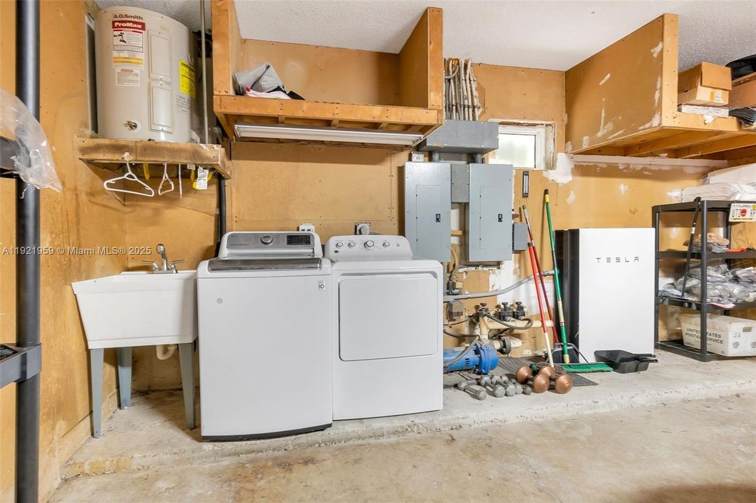 待售: $585,000 (3 贝兹, 3 浴室, 2036 平方英尺)