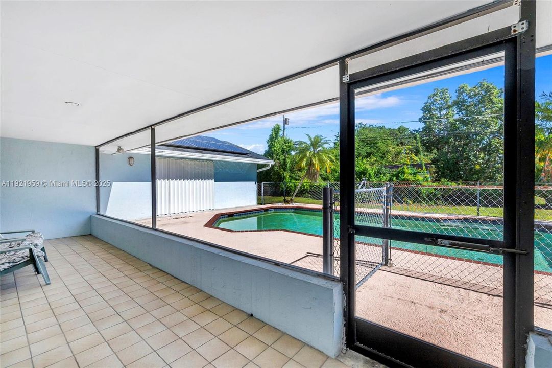 待售: $585,000 (3 贝兹, 3 浴室, 2036 平方英尺)